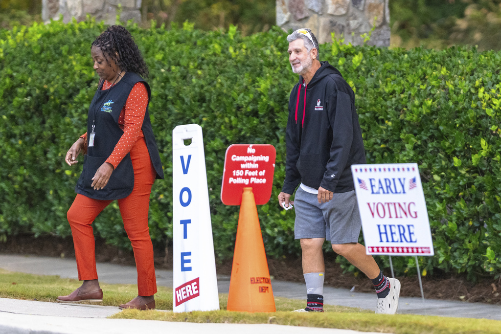 How does an 18 year old register to vote in ca