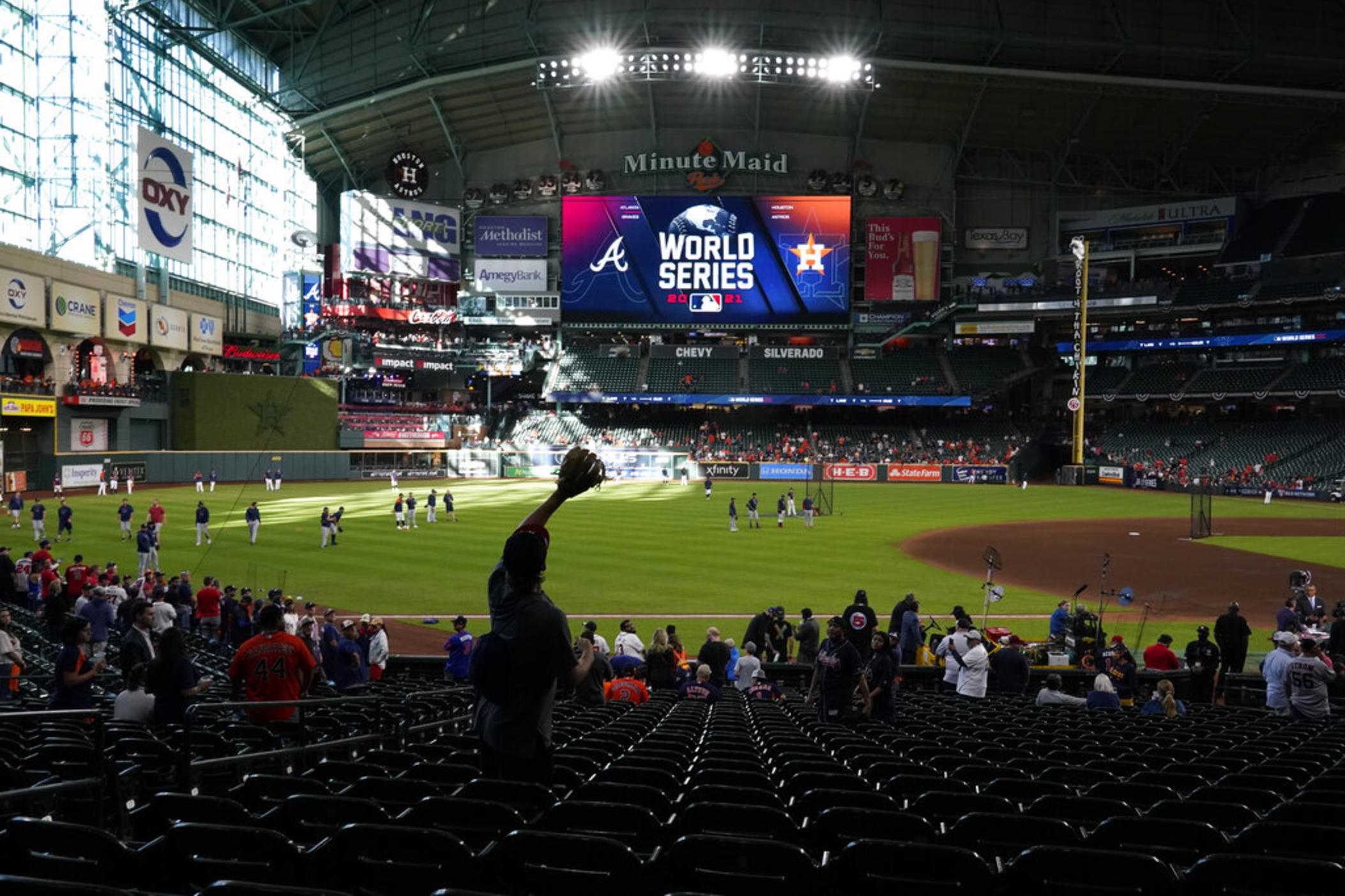 5 things Braves fans should do while in Houston for the World Series