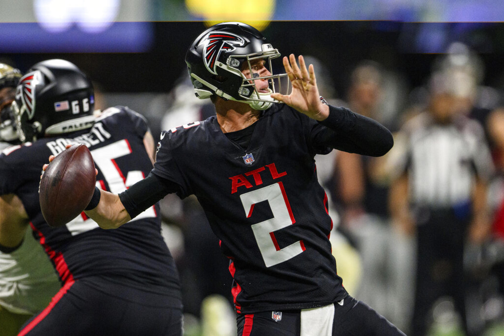 Falcons send QB Matt Ryan to Colts and sign Marcus Mariota