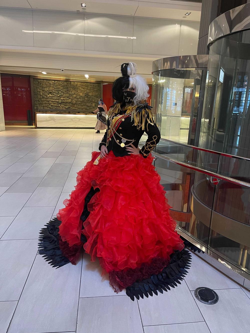 A Dragon Con 2021 attendee cosplays as Cruella de Vil on Friday morning.