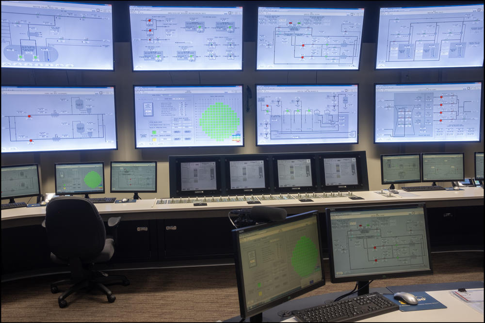 The control room of the training simulator for Plant Vogtle Units 3 and 4 is seen. 