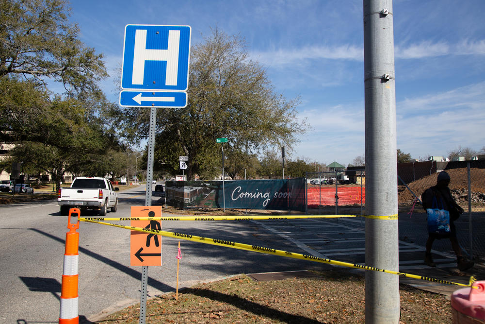 A hospital sign in Albany, Ga., leads emergency transport to the city's Level II trauma center.