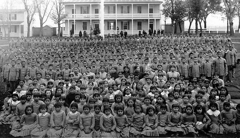 Native American students/captors of the Carlisle Indian Boarding School (1900)