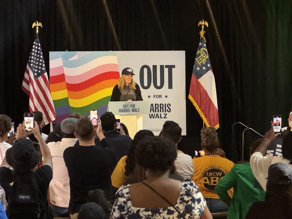 Julia Roberts speaks at a Harris campaign event in Atlanta on Oct. 10, 2024 ahead of Pride Weekend. 