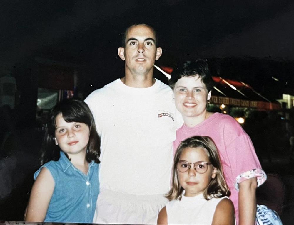 U.S. Army 1st Sgt. Glenn Harris, who was among the soldiers who survived the 1993 Battle of Mogadishu in Somalia. He is seen here with his daughters, Tara and Heather, and wife, Sandy. Photo courtesy of Tara Harris  