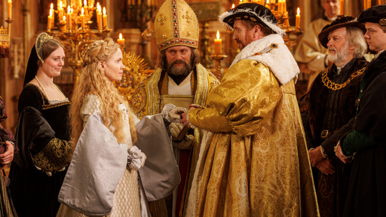 Kate Phillips (Jane Seymour), Will Keen (Archbishop Cranmer), Damian Lewis (King Henry VIII)