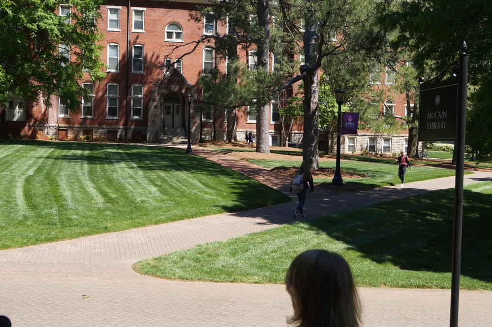 There are 1040 students at Agnes Scott College, the largest class in the school's history.