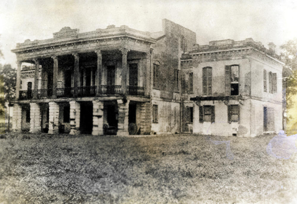 In 1894, the first patients arrived at the Louisiana Leper Home, an abandoned sugar plantation.