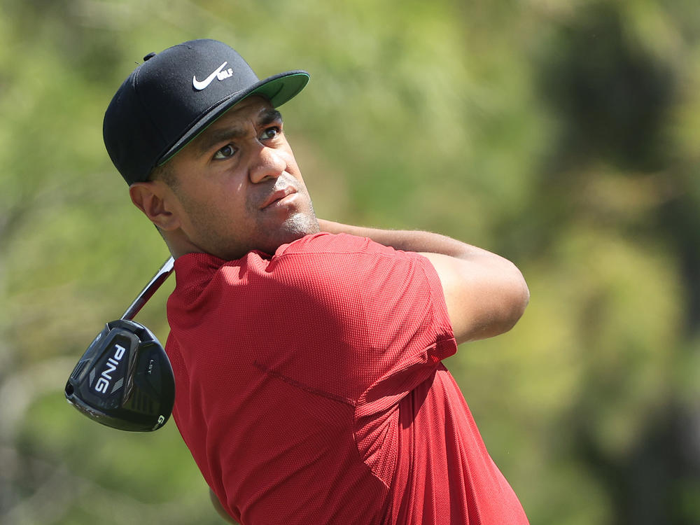 tiger woods sunday red polo