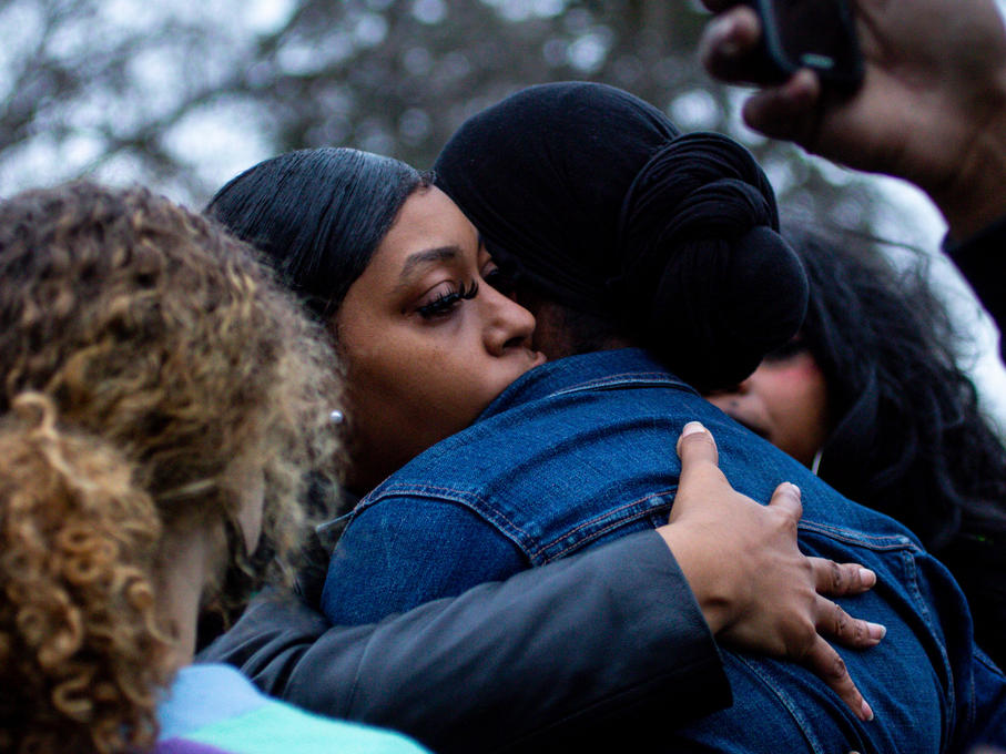 For hours, hundreds gathered to mourn and protest at an intersection in the Minneapolis suburb where police shot and killed Daunte Wright.