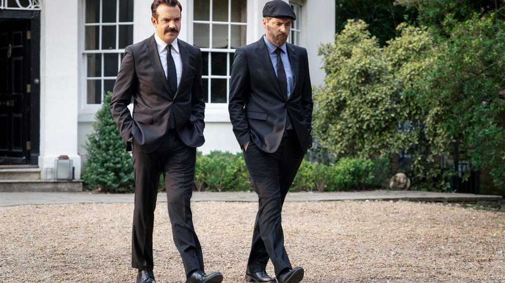 Ted (Jason Sudeikis) and Beard (Brendan Hunt) both find themselves at the funeral.