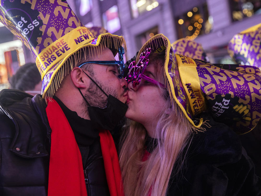 Limited revelers return to Times Square to usher in 2022 | Georgia