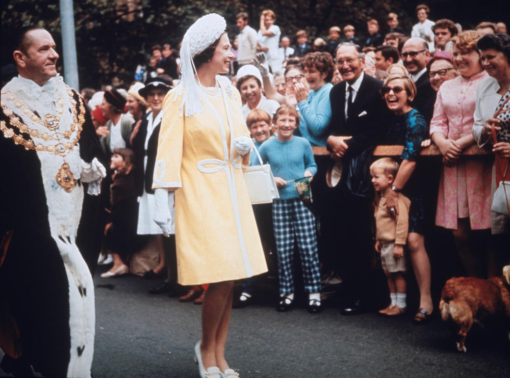 <strong>May 1970:</strong> Queen Elizabeth II visits the Town Hall in Sydney with Emmet McDermott, Lord Mayor of Sydney, during her tour of Australia. She is there in connection with the bicentenary of Captain Cook's 1770 expedition to Australia.