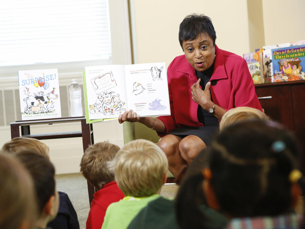 Librarian of Congress Carla Hayden reads to children from Brent Elementary school in the Young Readers Center in 2016.