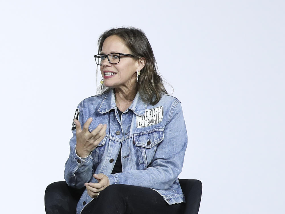Former Levi's executive Jennifer Sey speaks at a conference in 2018.