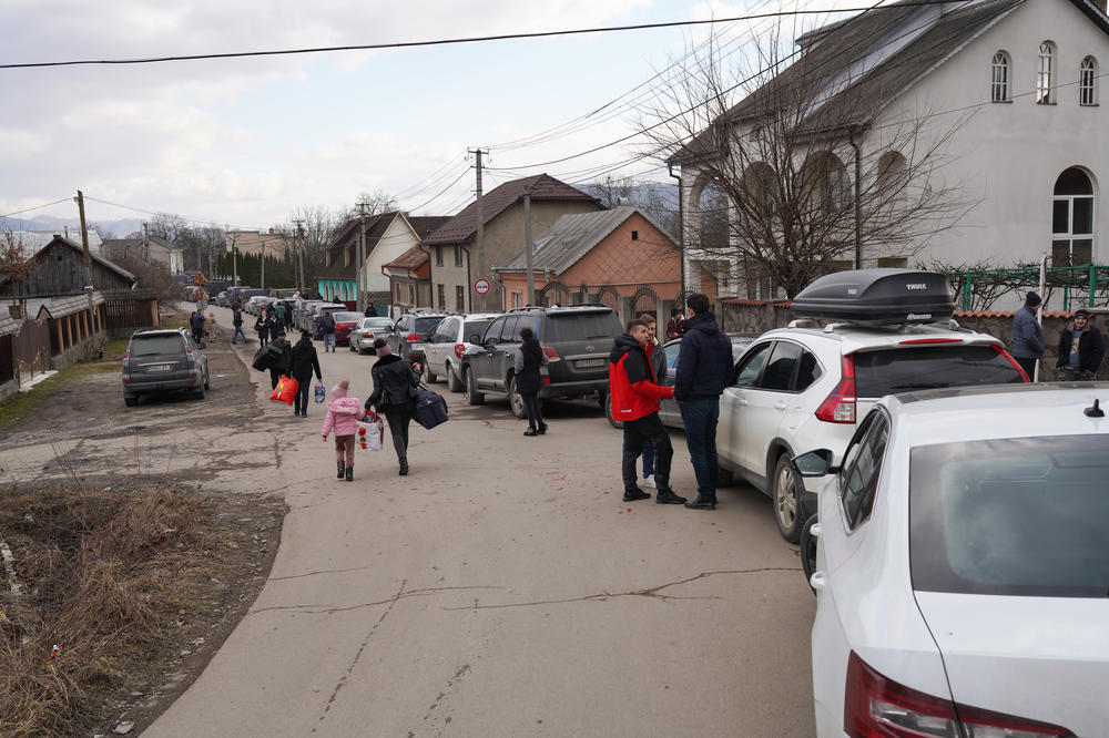 People fleeing Ukraine cross into Romania | Georgia Public Broadcasting