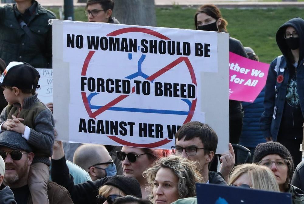 <strong>DENVER</strong>: Protesters, and some counter-protesters, showed up at the evening's abortion rights rally at the state Capitol.
