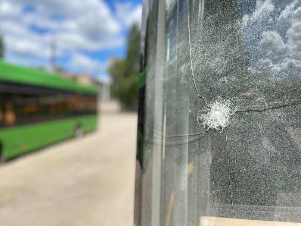 Many of the Kharkiv's city buses and trams were damaged by Russian shelling, and replacement glass is hard to come by.