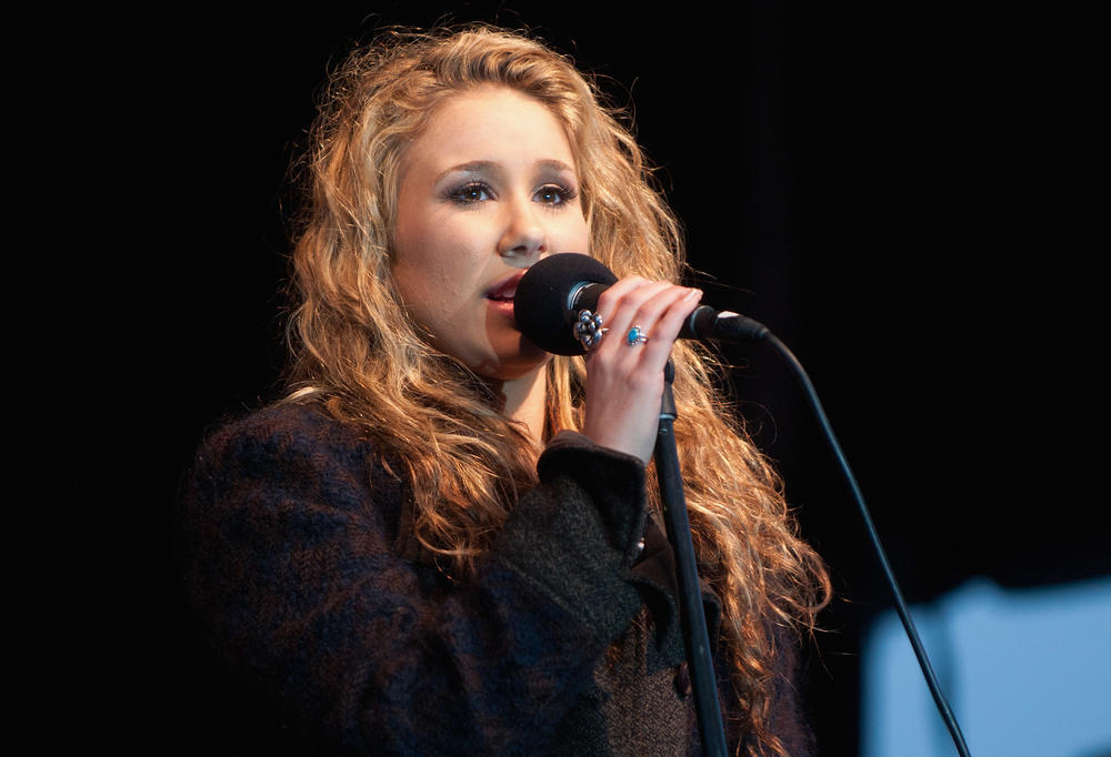Haley Reinhart performs during the homecoming for <em>American Idol </em>Season 10 in Arlington Heights, Ill.