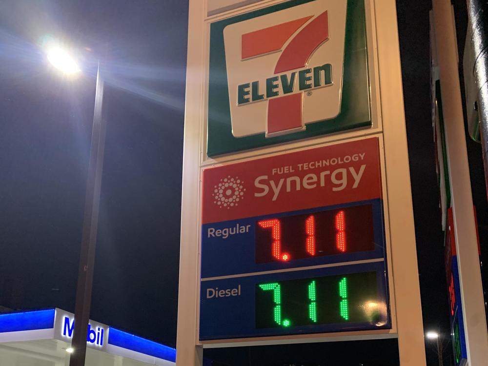 Despite what the internet may think, this 7-Eleven in Chicago is not selling gas for $7.11.