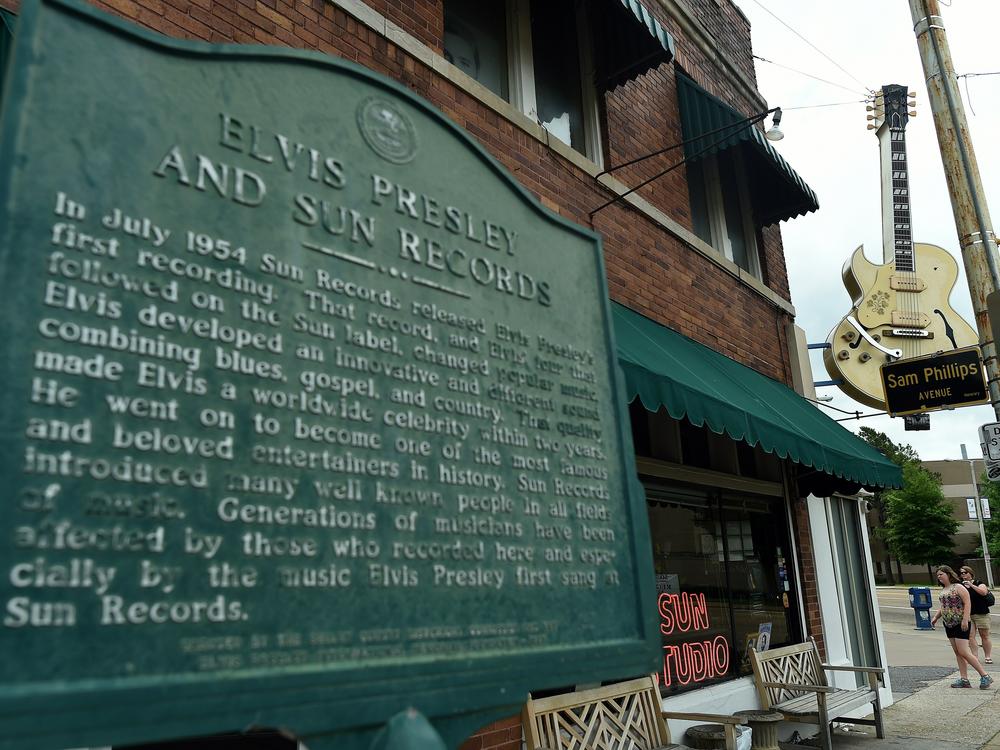 A sign details Elvis Presley's history with Sun Studio outside the site in Memphis, Tenn.