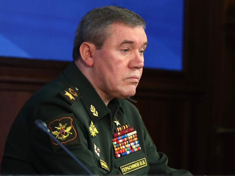 In a move that experts say is a key shift for Russia, the Kremlin has named General Valery Gerasimov as the new overall commander of the war in Ukraine.