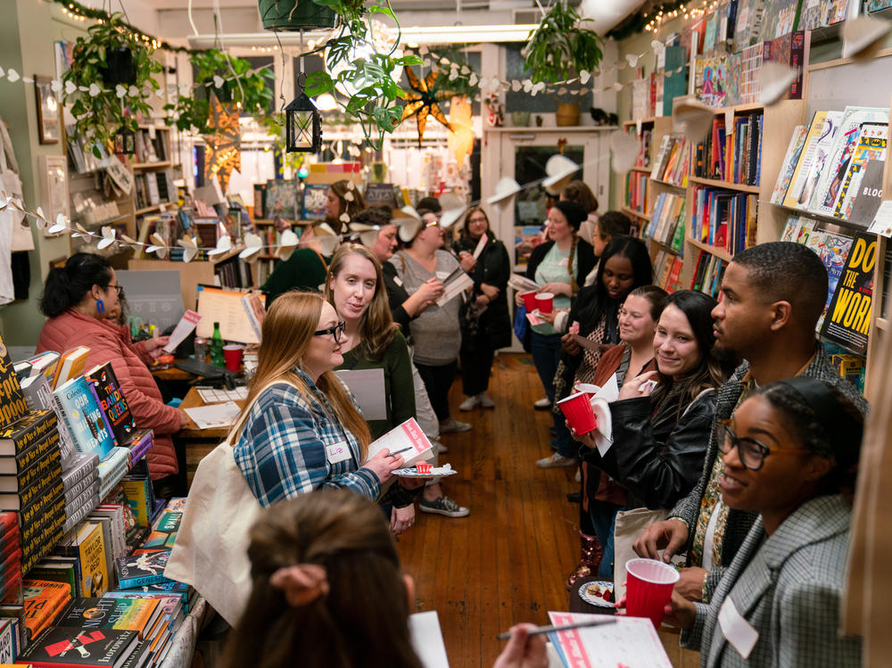It's a full house for this newly reconvened romance book club in Baltimore.