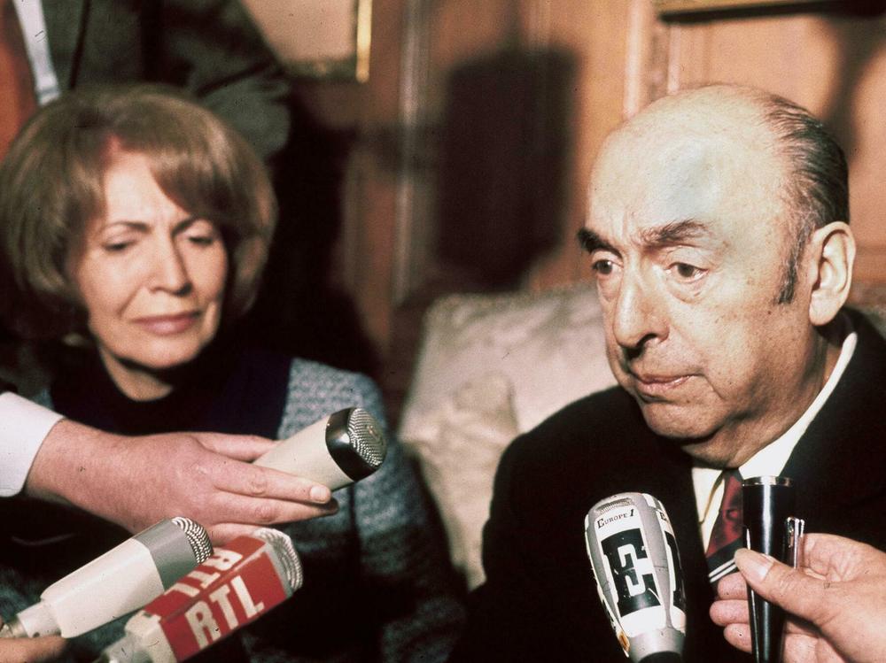 Chilean writer, poet and diplomat Pablo Neruda answers journalists' questions in 1971.