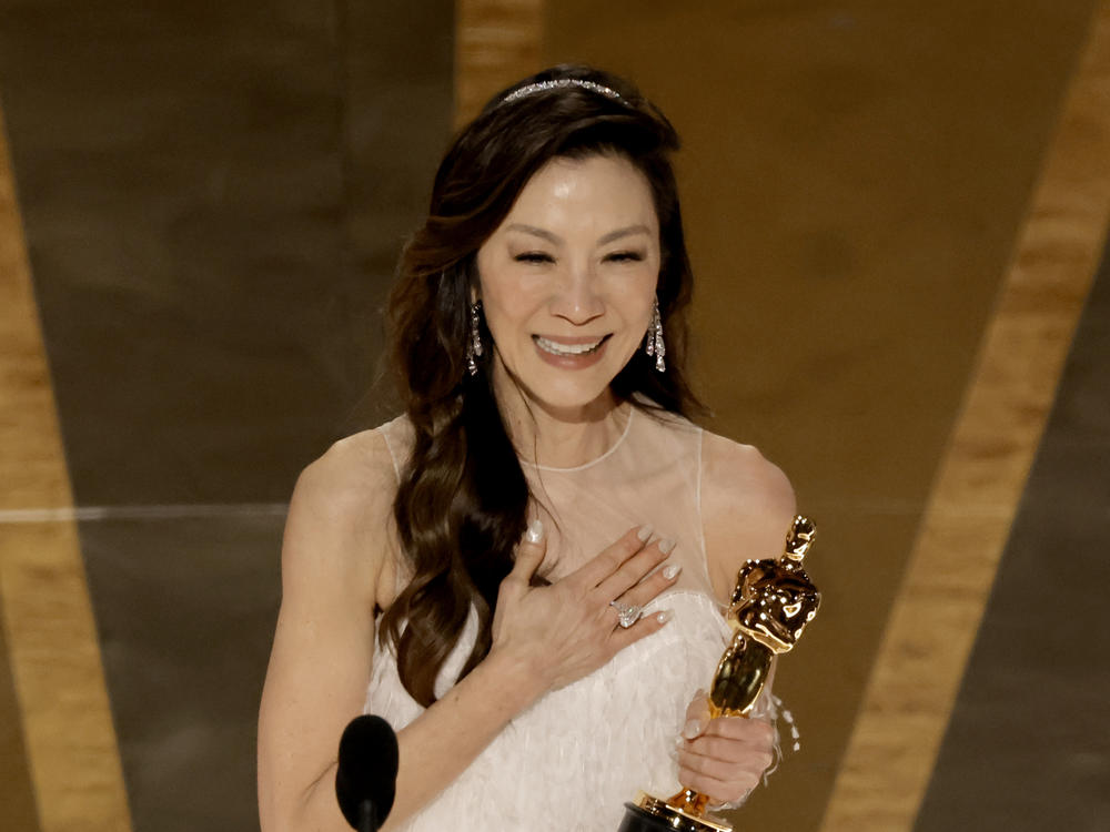 Michelle Yeoh Is The First Asian Woman To Win Best Actress Oscar ...