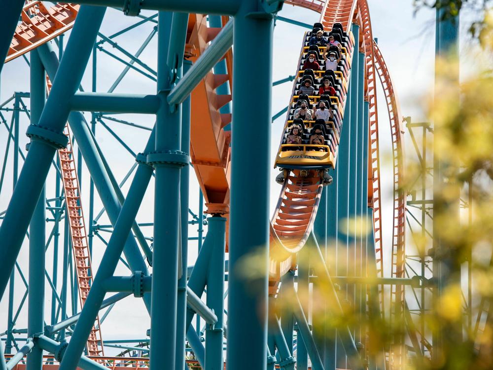 Here s what to know about roller coaster safety after 2 recent