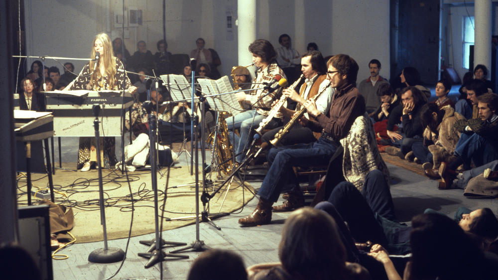 The Philip Glass Ensemble performing Music in Twelve Parts at the Idea Warehouse in 1975, with vocalist Joan La Barbara (far left).