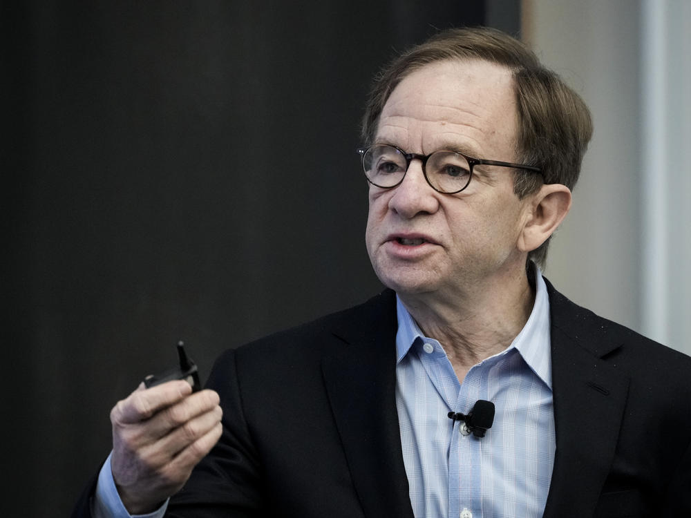 Steven Rattner says the gap in pay between workers and auto executives is 