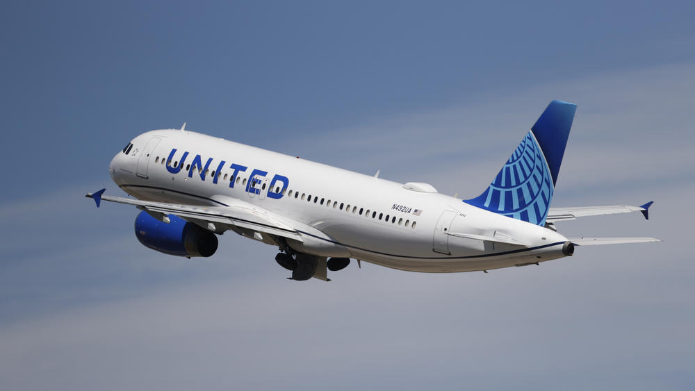 United says it will start boarding passengers in economy class with window seats first starting next week in an effort to speed up boarding times.