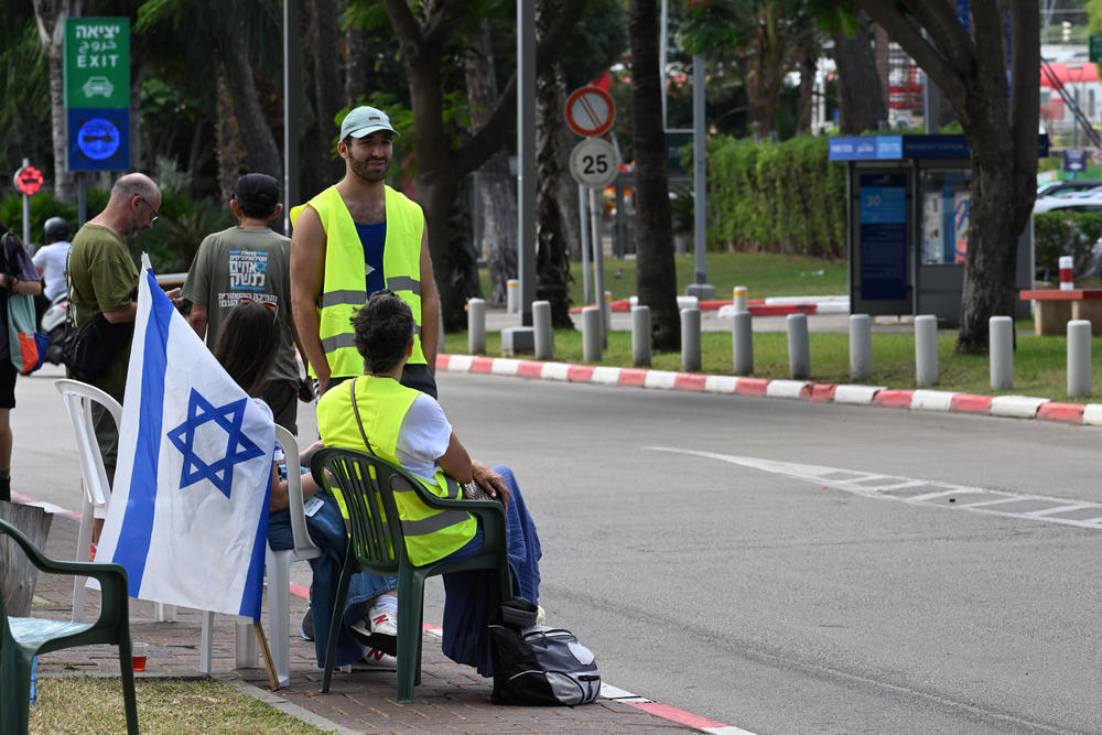 Volunteers at the Expo Tel Aviv International Convention Center.
