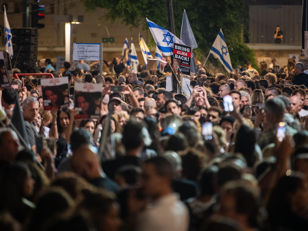 Families of kidnapped hostages join thousands of supporters in a protest at the Family of Hostages Square outside The Kiryato on Saturday to demand that Israeli Prime Minister Benjamin Netanyahu secure the release of Israeli hostagesl.