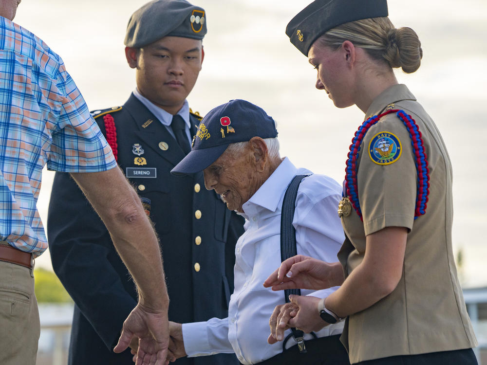 Centenarian Pearl Harbor Survivors Return To Honor Those Who Were ...