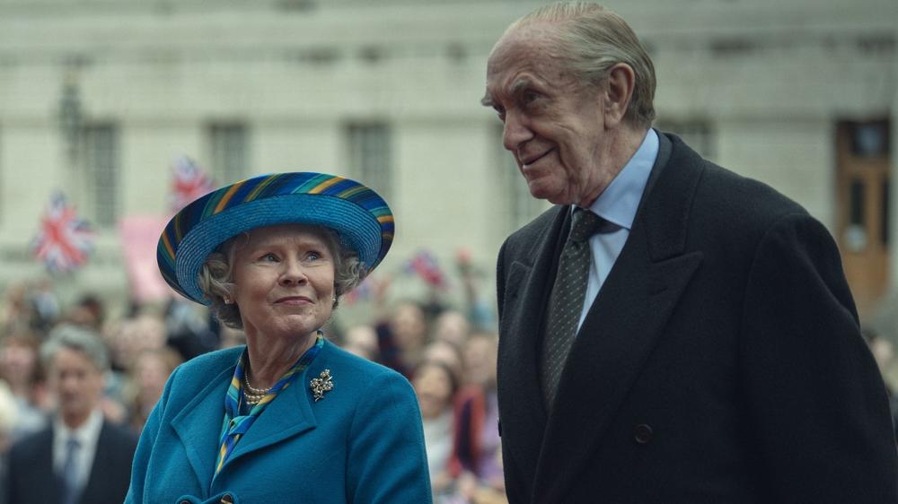 Imelda Staunton and Jonathan Pryce as Queen Elizabeth and Prince Philip.