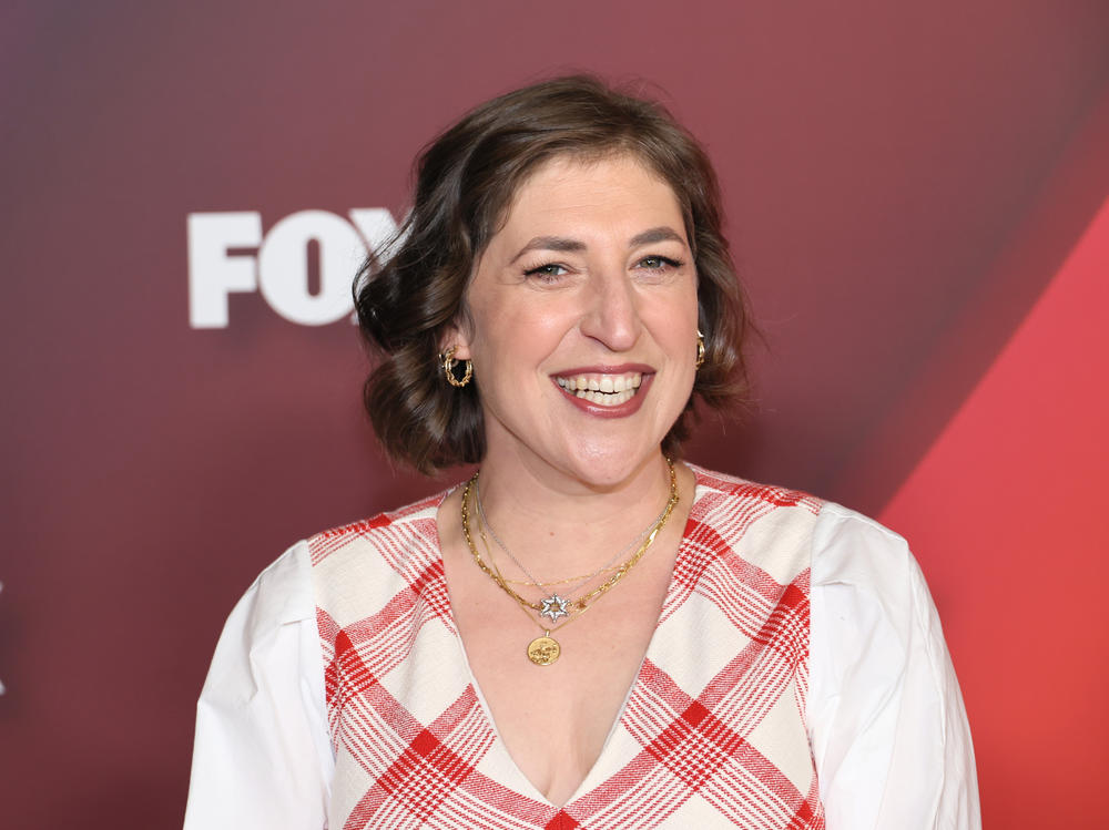 Mayim Bialik attends the 2022 Fox Upfront on May 16, 2022, in New York City. She will no longer appear as a host on the syndicated version of <em>Jeopardy!</em>