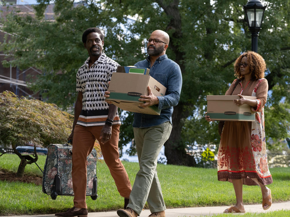 In addition to his career woes, Monk must balance his personal life, which includes his brother Cliff (Sterling K. Brown) and new girlfriend Coraline (Erika Alexander).