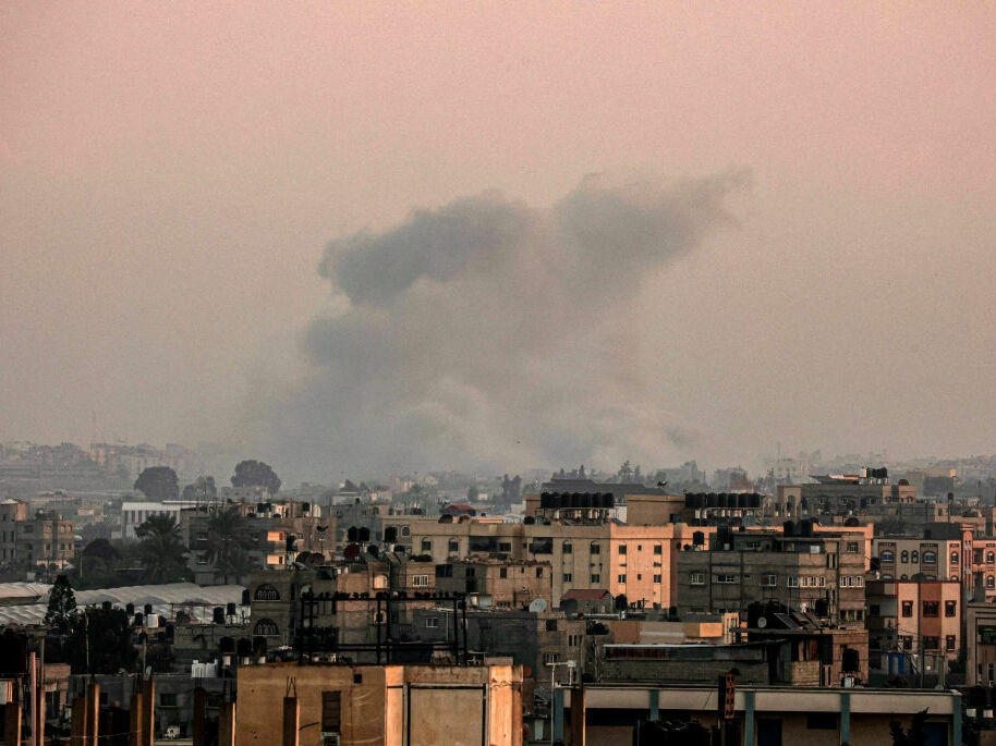 Smoke billows over the southern Gazan city of Khan Younis as the Israeli offensive there intensified.