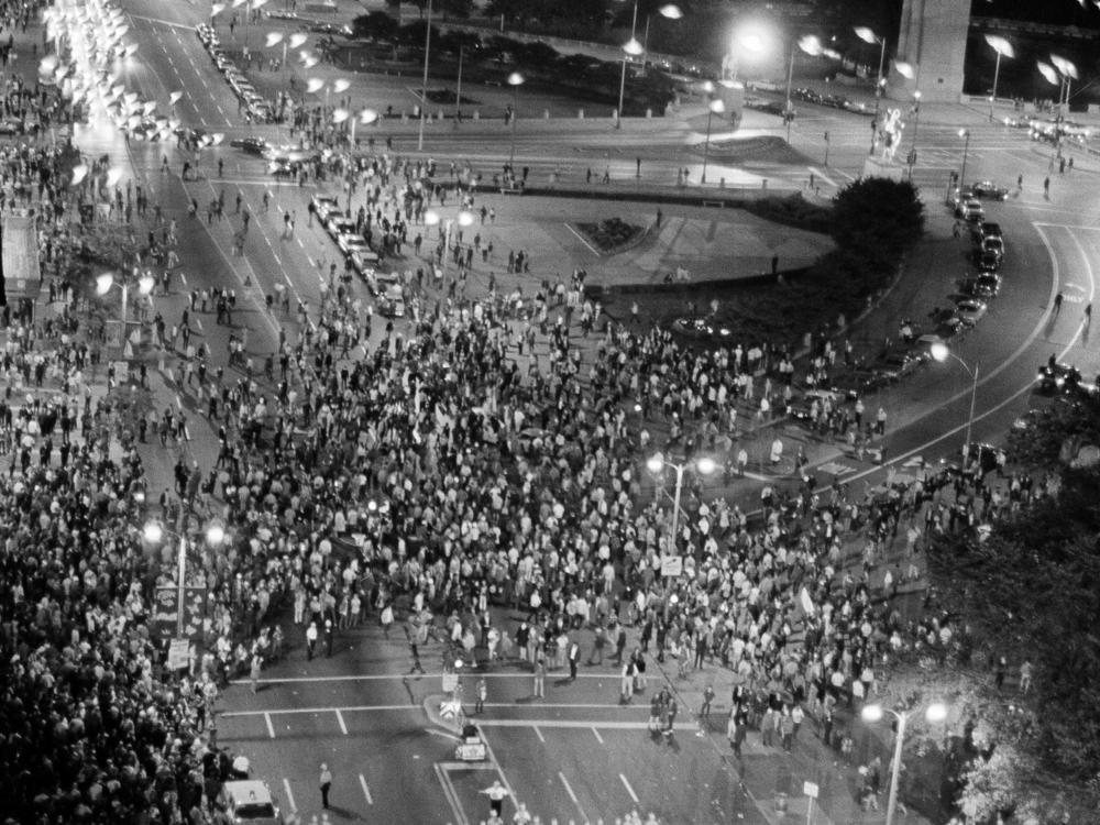 Chicago police (center), backed up by the National Guard (foreground), move against a large group of demonstrators on Aug. 28, 1968, as seen from the Conrad Hilton Hotel, headquarters of the Democratic National Convention, looking north up Michigan Avenue.