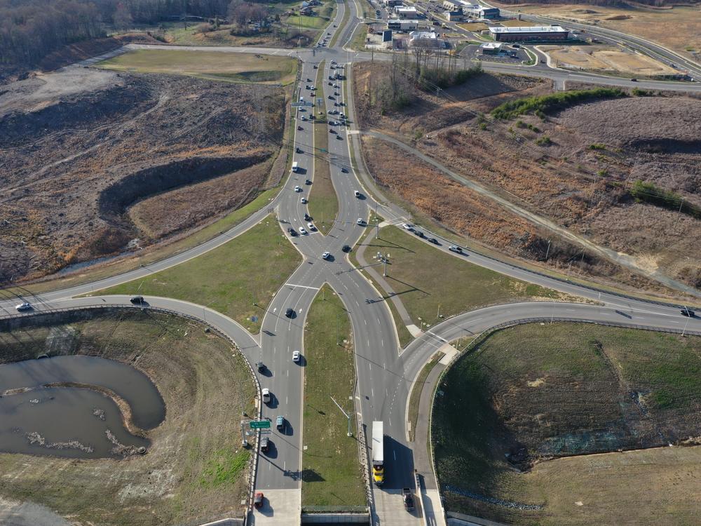The state put the first diverging diamond at a notoriously traffic-clogged intersection in Springfield where it could often take as long as 20 minutes to make a left turn.