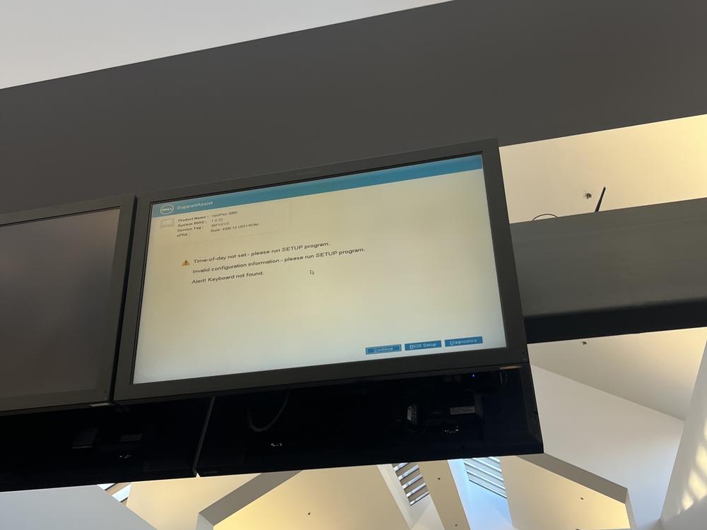An airport information screen displays an error message rather than travel information at San Francisco International Airport on Friday after a computer problem unraveled systems in the U.S. and dozens of other countries.