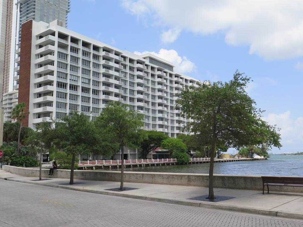A Florida court has blocked a developer from demolishing and replacing Miami's Biscayne 21 condominium.