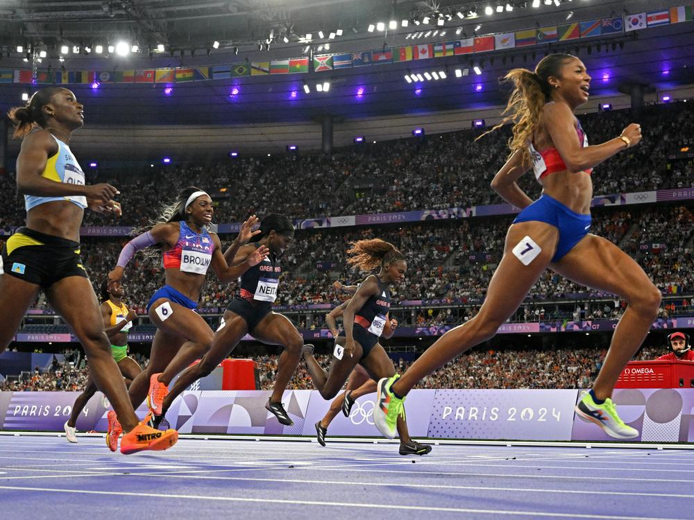 American Gabby Thomas cruises across the finish line to win the women's 200m final at the Paris Summer Games. St. Lucia's Julien Alfred took silver and Team USA's Brittany Brown won the bronze.