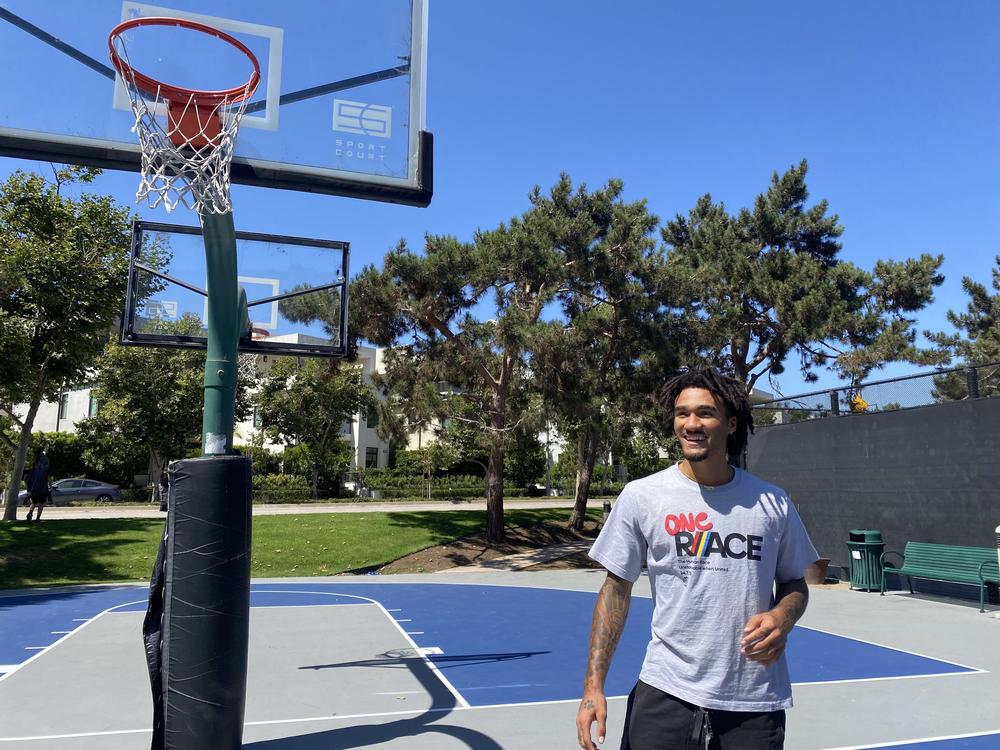 Jalen Hood-Schifino, point guard for the Los Angeles Lakers, can list several fellow NBA players who are vegan or plant-based, including his mentor, NBA player Chris Paul.