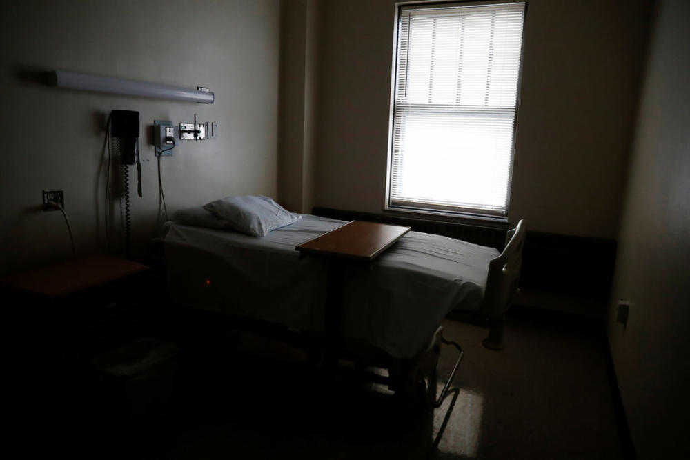 An empty room is seen in the isolation unit of Roseland Community Hospital as the coronavirus disease (COVID-19) continues, on the South Side of Chicago, Illinois, U.S., April 22, 2020. Photo by Shannon Stapleton/REUTERS
