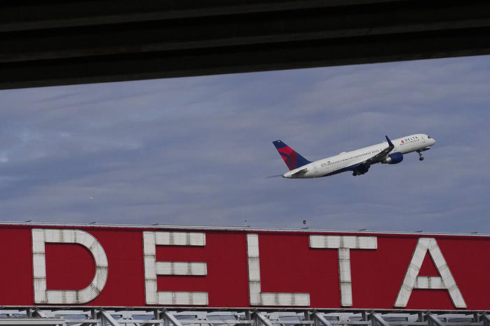 Delta says free Wi Fi coming to many US flights next month