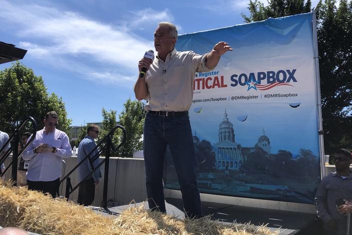 Presidential candidate Robert F. Kennedy, Jr. takes the stage at the Des Moines Register soapbox Aug. 12, 2023. Jay Waagmeester/Iowa Capital Dispatch