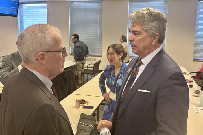 (left to right) Richard T. Griffiths, president emeritus of the Georgia First Amendment Foundation, speaks with Georgia Supreme Court Justice Michael P. Boggs at Feb. 21’s Georgia Bar, Media and Judiciary Conference. Stanley Dunlap/Georgia Recorder